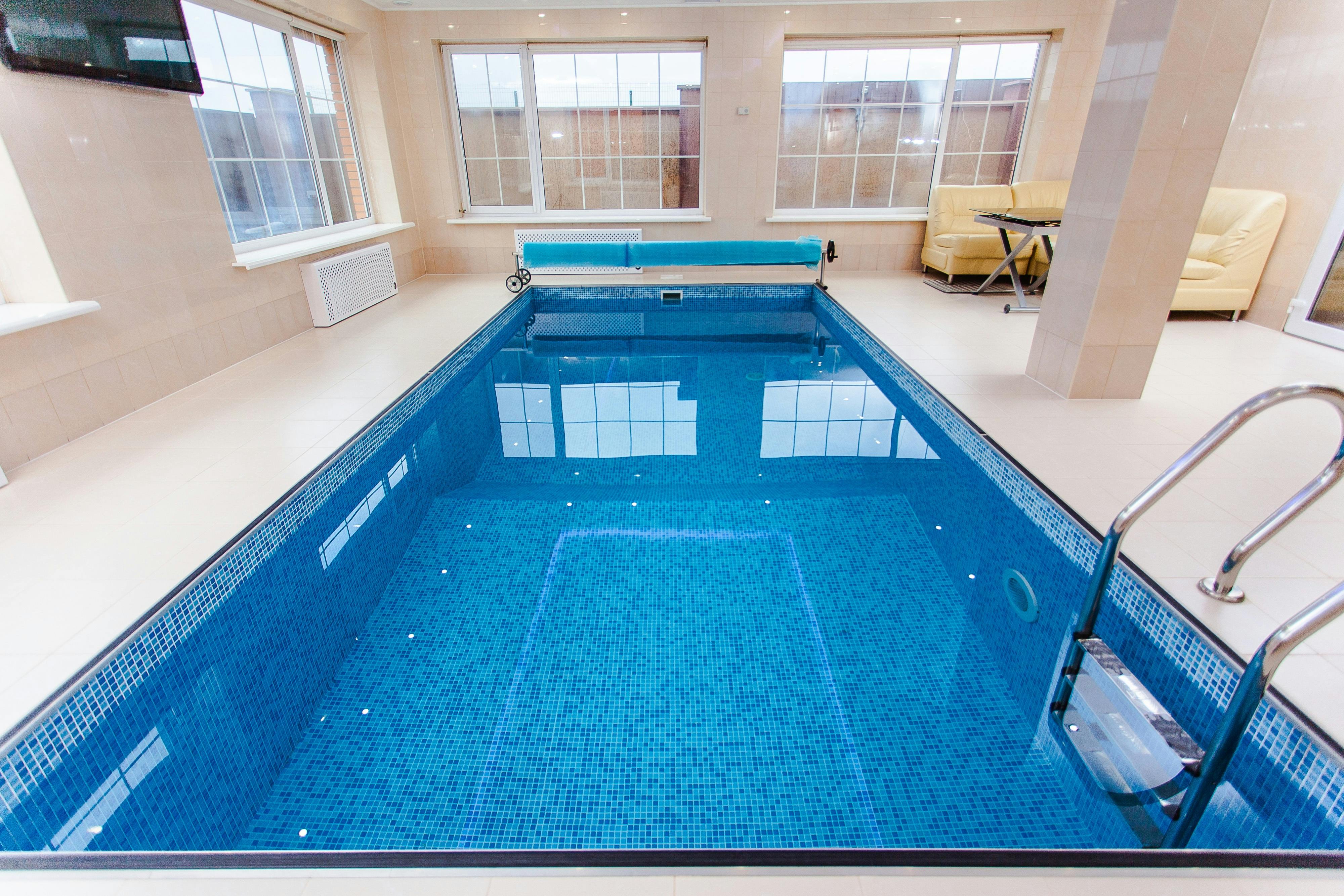 Swimming pool water maintained with professional cleaning service
